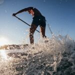 Stand Up Paddle o Paddle Surf: ¿en qué consiste este deporte y dónde puede practicarlo en Colombia?