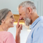 Día Internacional de las Personas Mayores, conozca la importancia de cuidar la salud auditiva