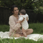 7 de cada 10 madres primerizas se sienten sobrecargadas al tomar decisiones sobre el cuidado de sus bebés